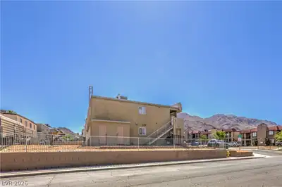 6920 Dunsbach Way, Las Vegas, NV 89156 Front of Structure