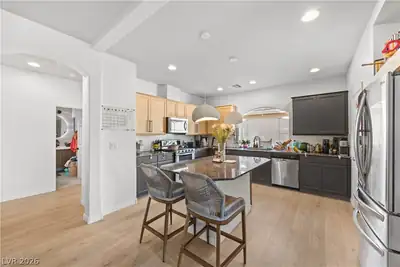 5752 Rolling Dale Avenue Kitchen