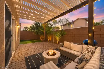 5752 Rolling Dale Avenue Patio