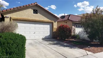 9112 Manalang Road, Las Vegas