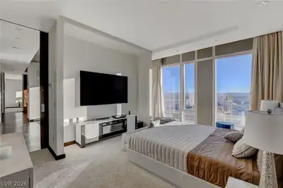 3750 South Las Vegas Boulevard 4602 Bedroom