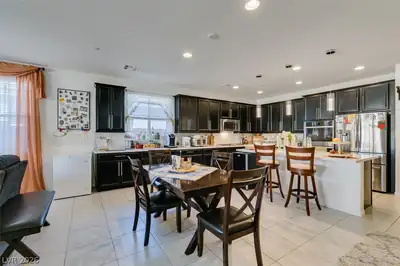 751 Drammatico Place, Henderson, NV 89011 Kitchen