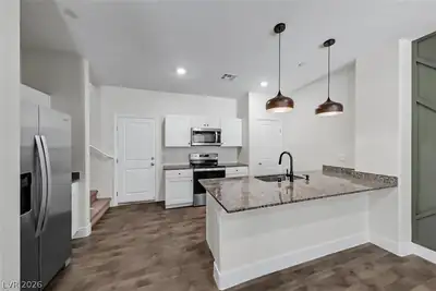 535 Thistleberry Avenue, Henderson, NV 89044 Kitchen