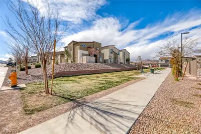 535 Thistleberry Avenue, Henderson, NV 89044 Yard