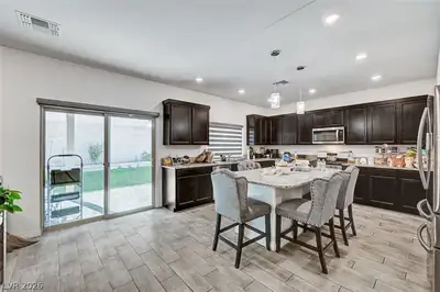 645 Soaring Wings Avenue, Las Vegas, NV 89183 Kitchen