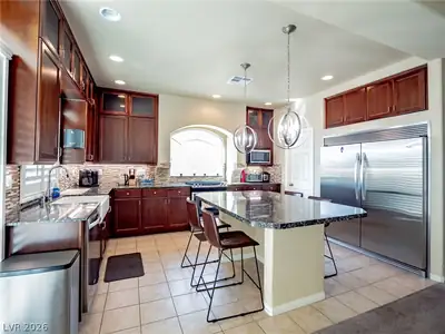 8104 Russell Creek Court, Las Vegas