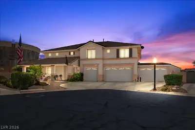 6681 Blue Sapphire Avenue Las Vegas, NV 89110