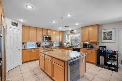 6681 Blue Sapphire Avenue, Las Vegas, NV 89110 Kitchen