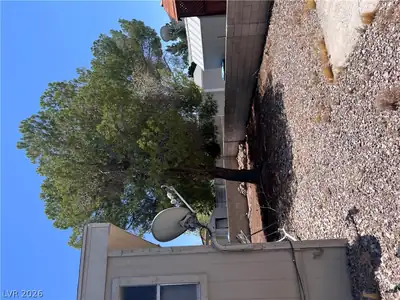5565 Tres Piedras Road, Las Vegas, NV 89122 Yard