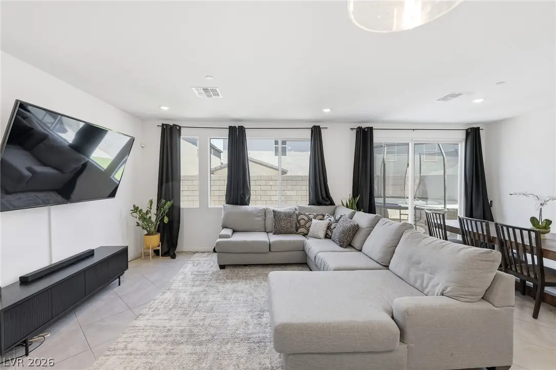 10170 Canyon Mantle Street, Las Vegas, NV 89166