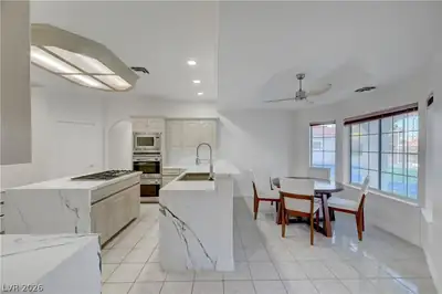 3220 Red Scott Circle, Las Vegas, NV 89117 Kitchen