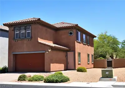 712 Oak Hills Course Drive Front of Structure