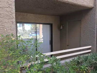 5052 South Rainbow Boulevard 106 Patio