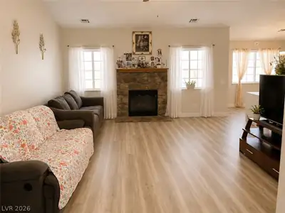 200 East Gamebird Road Living Room