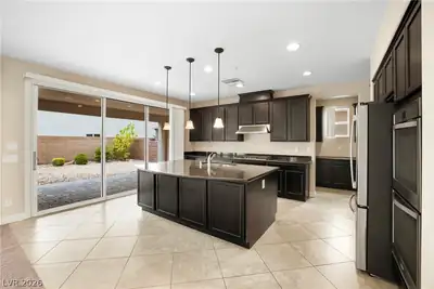 10358 Planter Box Street Kitchen