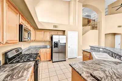 1327 Autumn Wind Way Kitchen