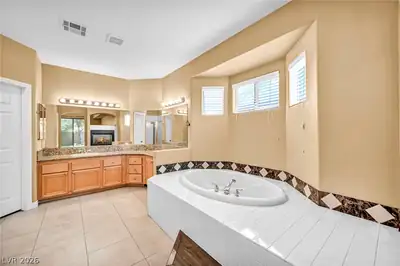 1327 Autumn Wind Way Primary Bathroom