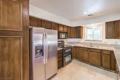 250 Princess Ann Court, Henderson, NV 89015 Kitchen