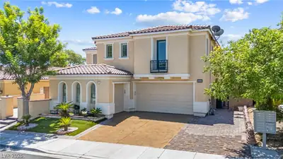 9351 Enchanted Grove Avenue, Las Vegas