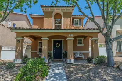 2084 Airy Petals Walk, Henderson