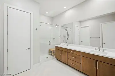 45 Garibaldi Way, Henderson, NV 89011 Primary Bathroom