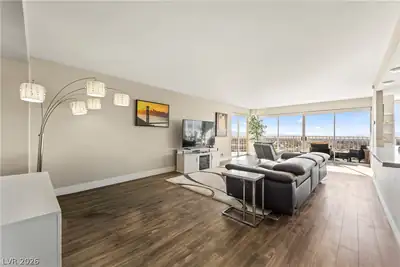 3111 Bel Air Drive 21F Living Room