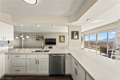 3111 Bel Air Drive 21F Kitchen