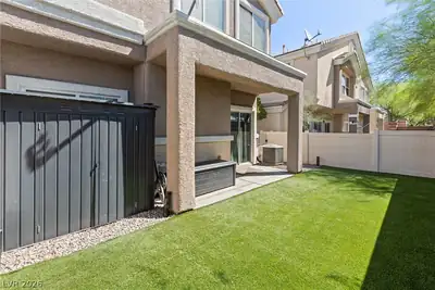 5529 Baccarat Avenue 103 Yard