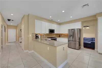 9229 Valador Avenue, Las Vegas, NV 89129 Kitchen
