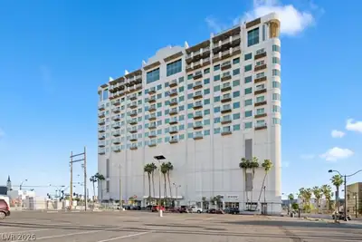 900 Las Vegas Boulevard 1215 Front of Structure