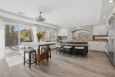 11152 Campsie Fells Court Kitchen