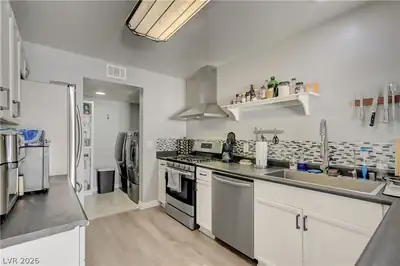 8012 Delbonita Avenue, Las Vegas, NV 89147 Kitchen