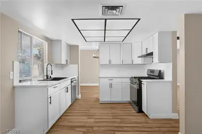 4431 El Campana Way Kitchen