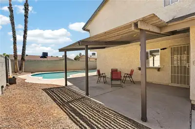4431 El Campana Way Patio