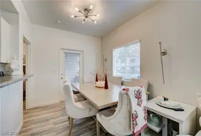 9580 West Reno Avenue 134 Dining Area