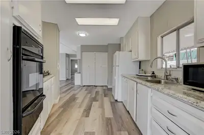 3619 Katmai Drive Kitchen