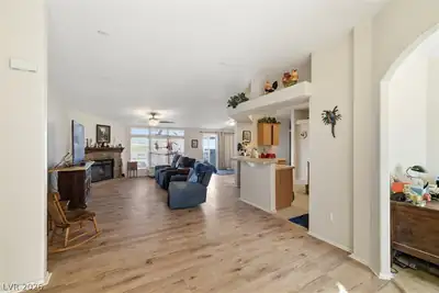 4080 West Jessica Street Living Room