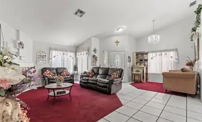 6292 Belgium Drive, Las Vegas, NV 89122 Living Room