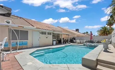 6292 Belgium Drive, Las Vegas, NV 89122 Pool
