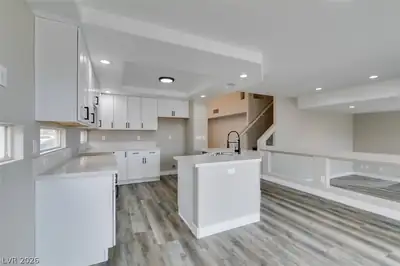 8721 Raindrop Canyon Avenue, Las Vegas, NV 89129 Kitchen