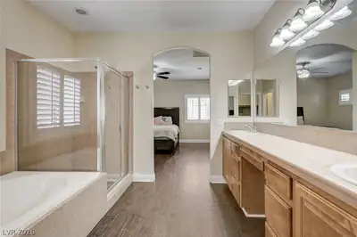 6000 Cabo San Lucas Avenue Primary Bathroom