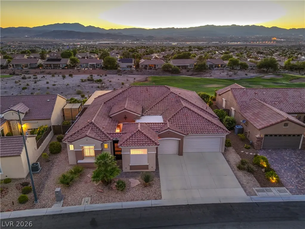 2728 Olivia Heights Avenue