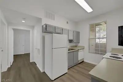 231 West Horizon Ridge Parkway 316 Kitchen