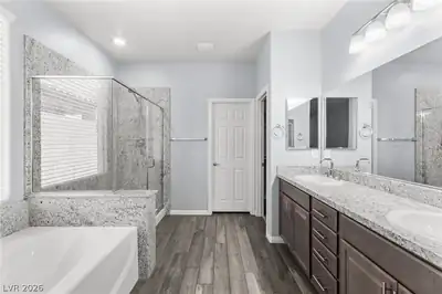 5745 Temple Ridge Court, Las Vegas, NV 89149 Primary Bathroom