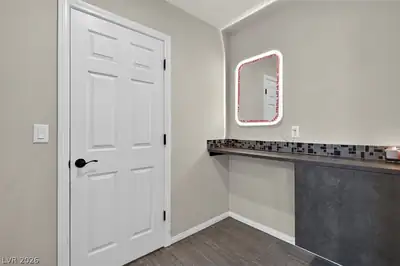 9726 Fox Estate St Primary Bathroom
