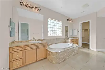 2184 Pont National Drive, Henderson, NV 89044 Primary Bathroom