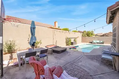337 Greenleaf Glen Street, Henderson, NV 89014 Pool