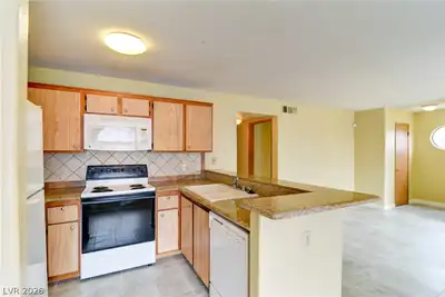2980 Juniper Hills Boulevard 201 Kitchen