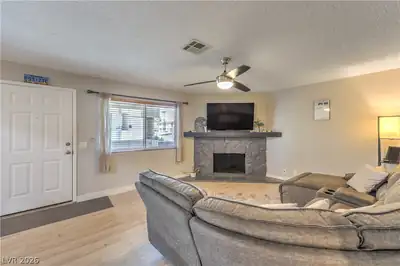 925 Rockview Drive 202 Living Room