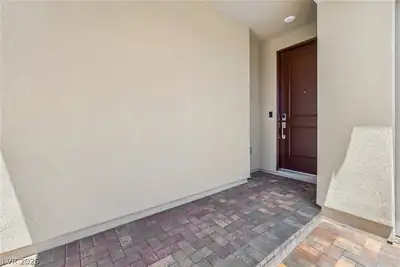 10050 Amber Rose Avenue Entry
